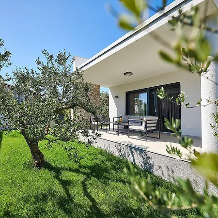 Casa vacanze Top-villa Mit Grossem Pool, Billard, Kicker, Darts Kaštel